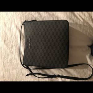 Michael Kors Messenger bag